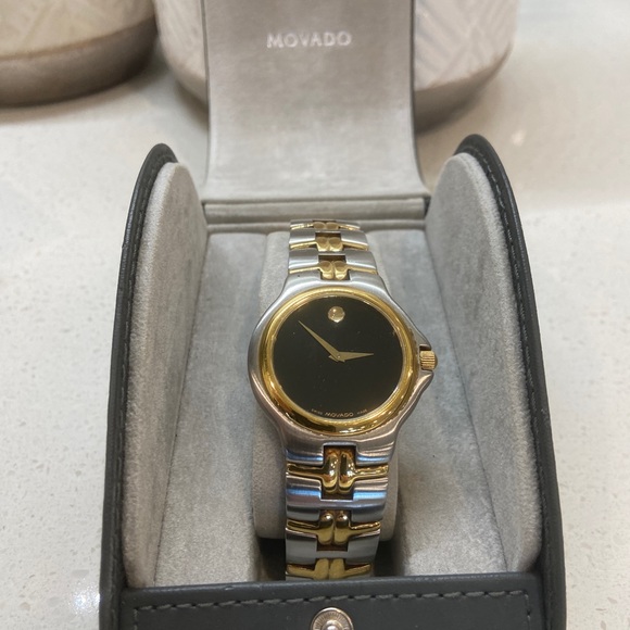 VINTAGE MOVADO MUSEUM WATCH CLASSIC- REDUCED!!! - Picture 5 of 14